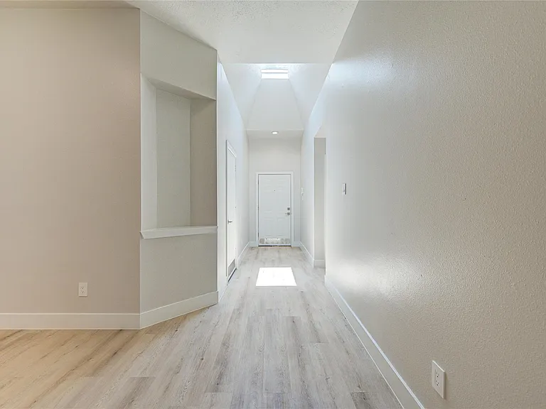 4931 Lake Catherine Ct — Photo 14