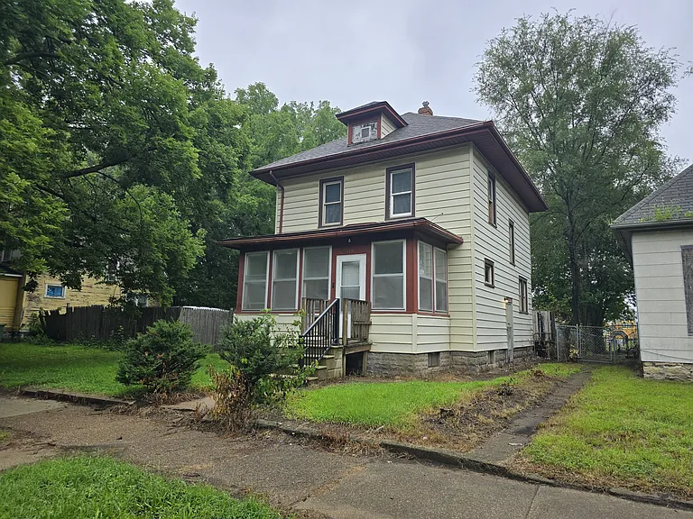 419 Bratnober St — Photo 1