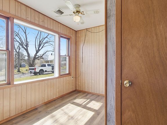 4th image of 406 W Wishart Street