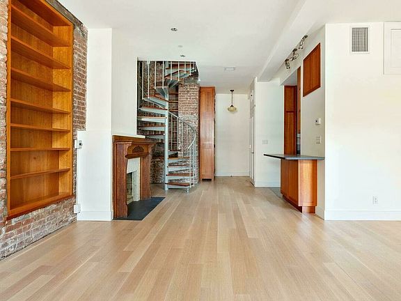 4th image of 130 Jane St #56H