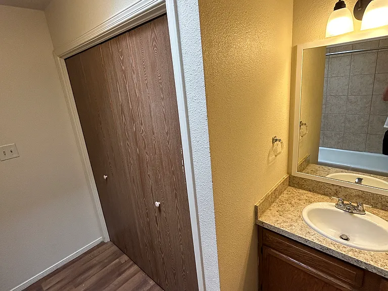 4025 Mary Cir #C — Photo 11