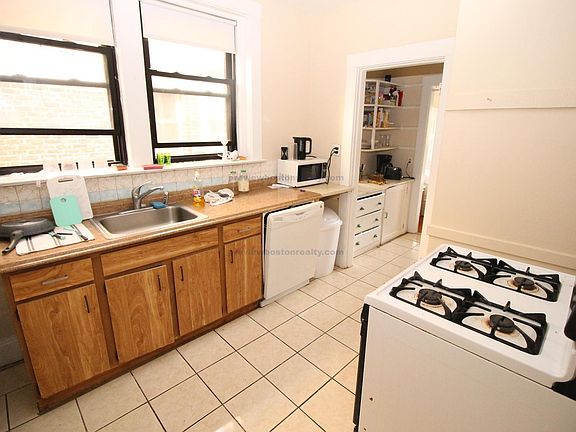 3rd image of 221 Chestnut Hill Ave #Am2
