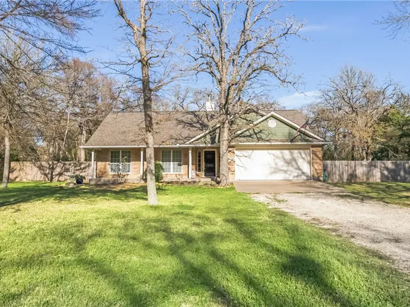 9400 Woodview (pvt) Dr, College Station, TX 77845