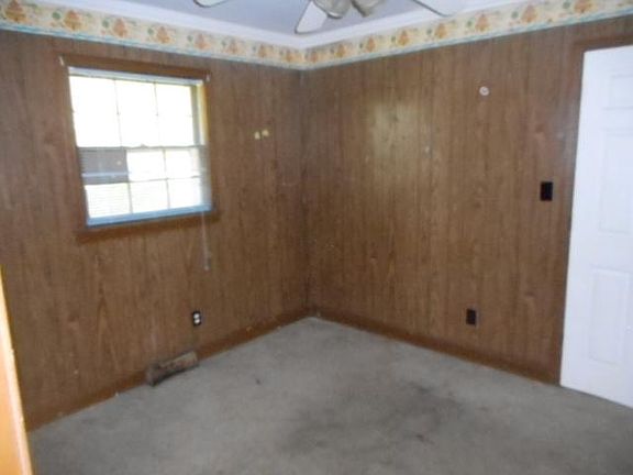 2nd image of 2520 Forbes Ave #A