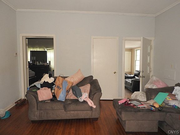 3rd image of 1113 Park St