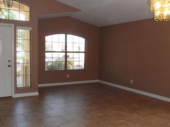 3rd image of 10019 W Ross Ave