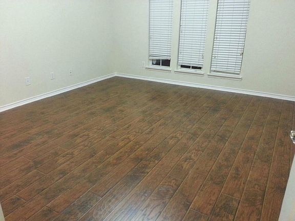5th image of 1004 Cotton Exchange Dr