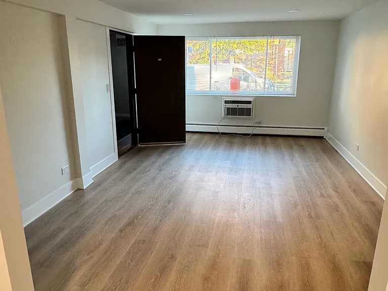8600 Grand Ave #1S — Photo 1
