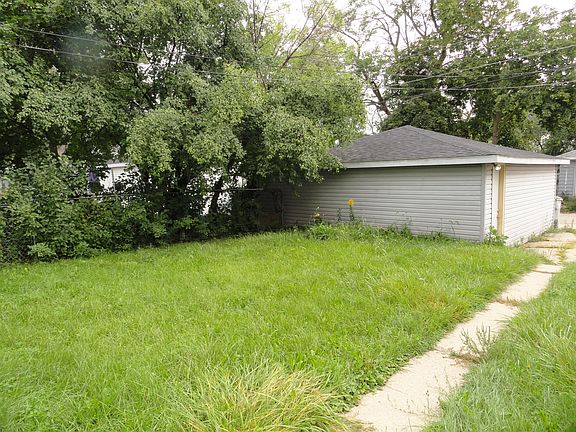 3rd image of 4656 N Parkway Ave