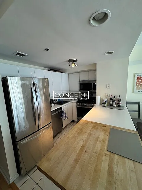 1 bed, 1.0 bath, 9999 sqft, $3,100 — Photo 3