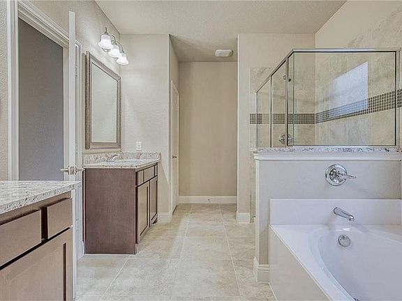 5th image of 5905 Humber Ln