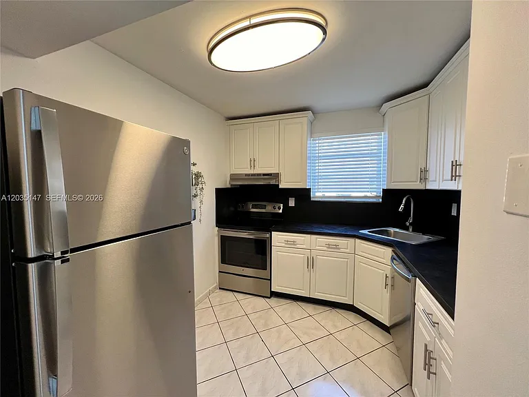 821 Euclid Ave #304 — Photo 13