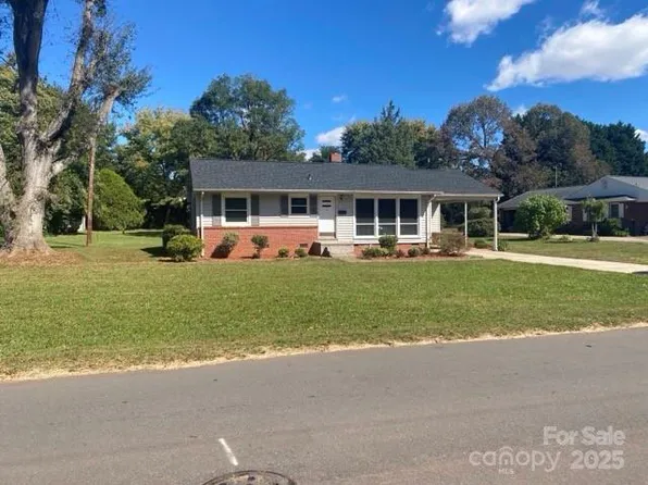 1724 E Perry St, Gastonia, NC 28054