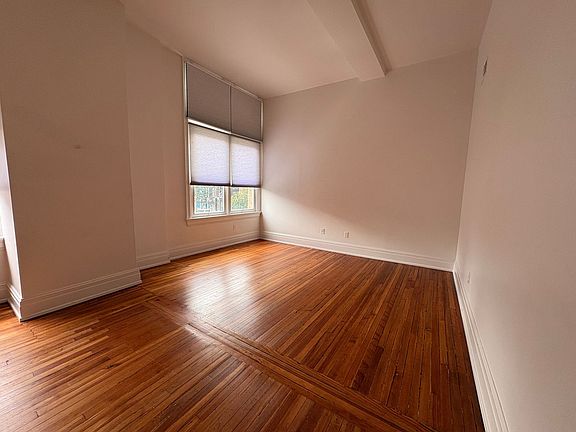 4th image of 1 E King St APT 2