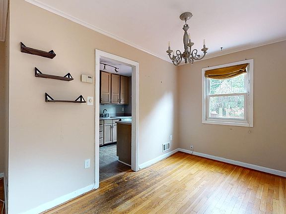 2nd image of 35 Mount Vernon Ave