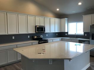 550 E Marigold Dr, Pueblo West, CO 81007