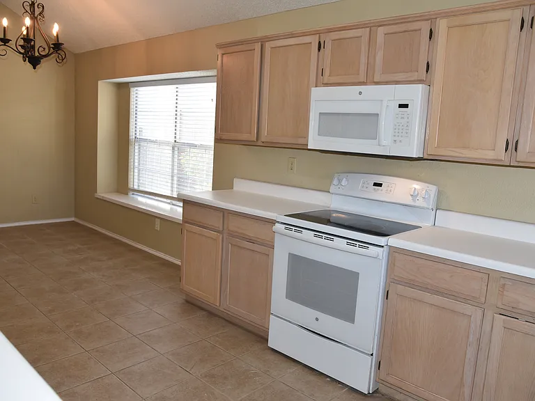 7025 Blalock Dr — Photo 9