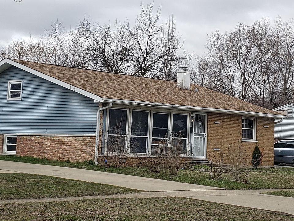 2nd image of 16558 Oxford Dr