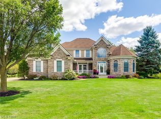 3566 Torrey Pines Dr, Akron, OH 44333