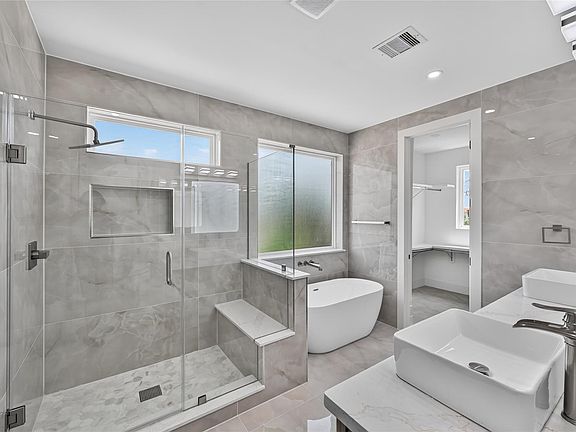 4th image of 1424 W 23rd St #B