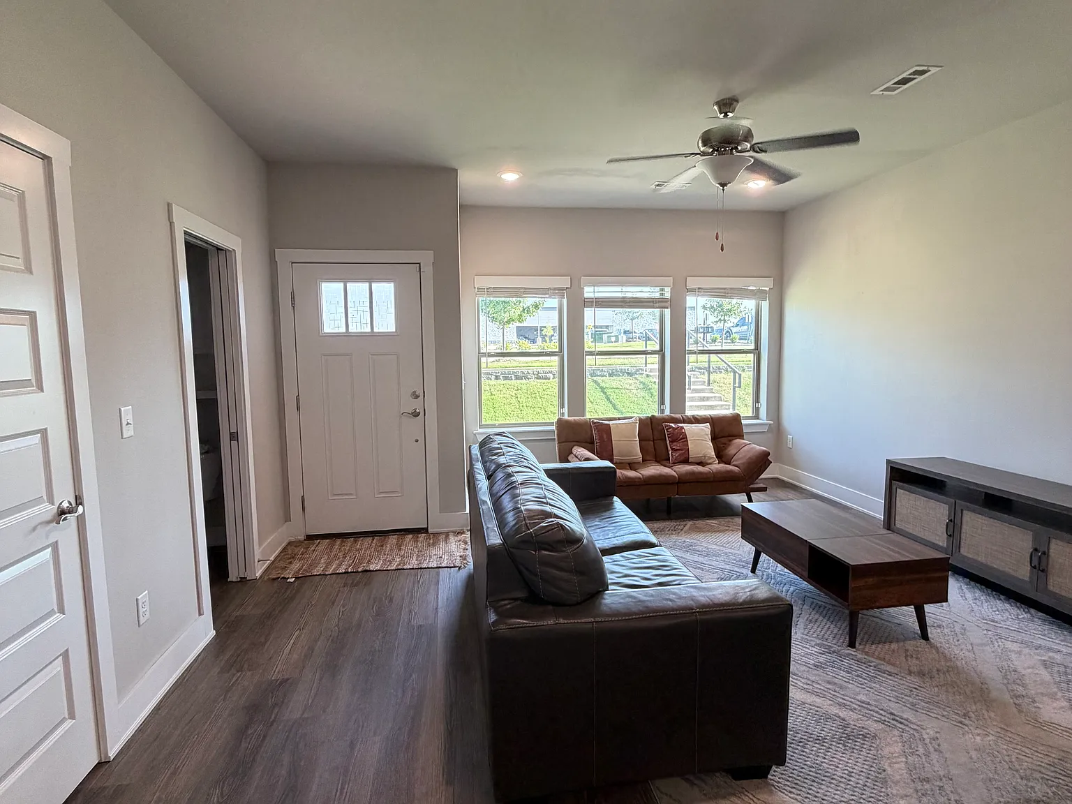 2 bed, 2.5 bath, 1508 sqft, $2,000 — Photo 2