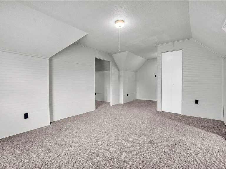 16639 Ward St — Photo 17
