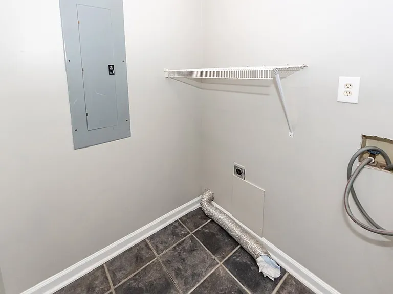 1441 Swamp Angel Ct — Photo 48