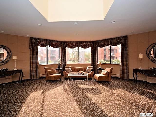 1st image of 99 S Park Ave