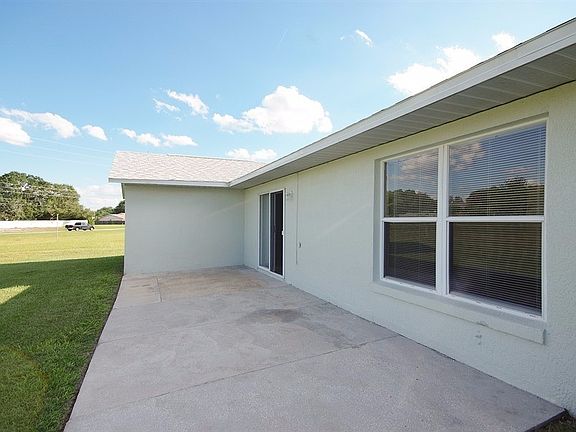 3rd image of 323 Lauderdale Ct