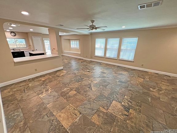 5th image of 232 SAMANTHA DR