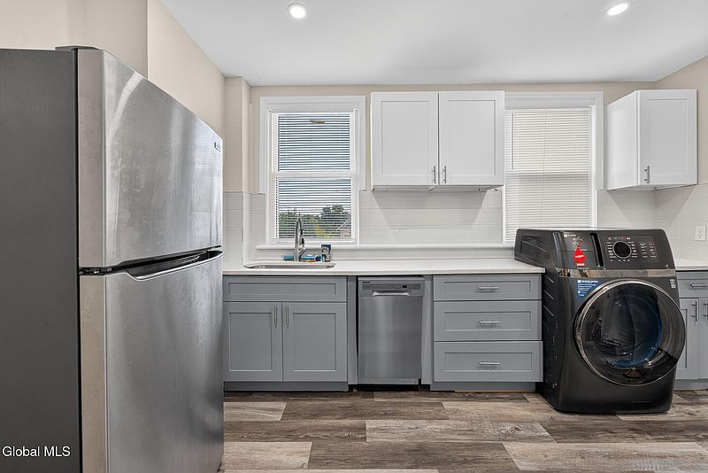 3rd image of 299 Quail Street