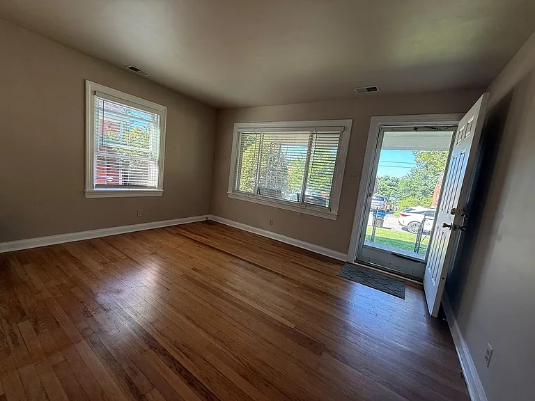 3519 Whippoorwill Rd — Photo 2