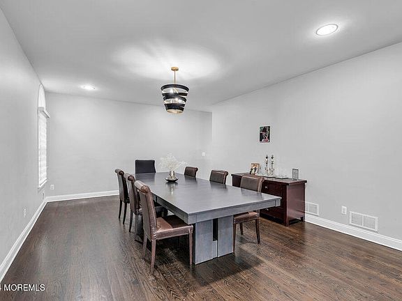 4th image of 764 Lakeview Drive