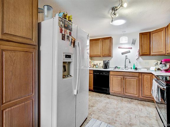3rd image of 2615 Lambert Avenue