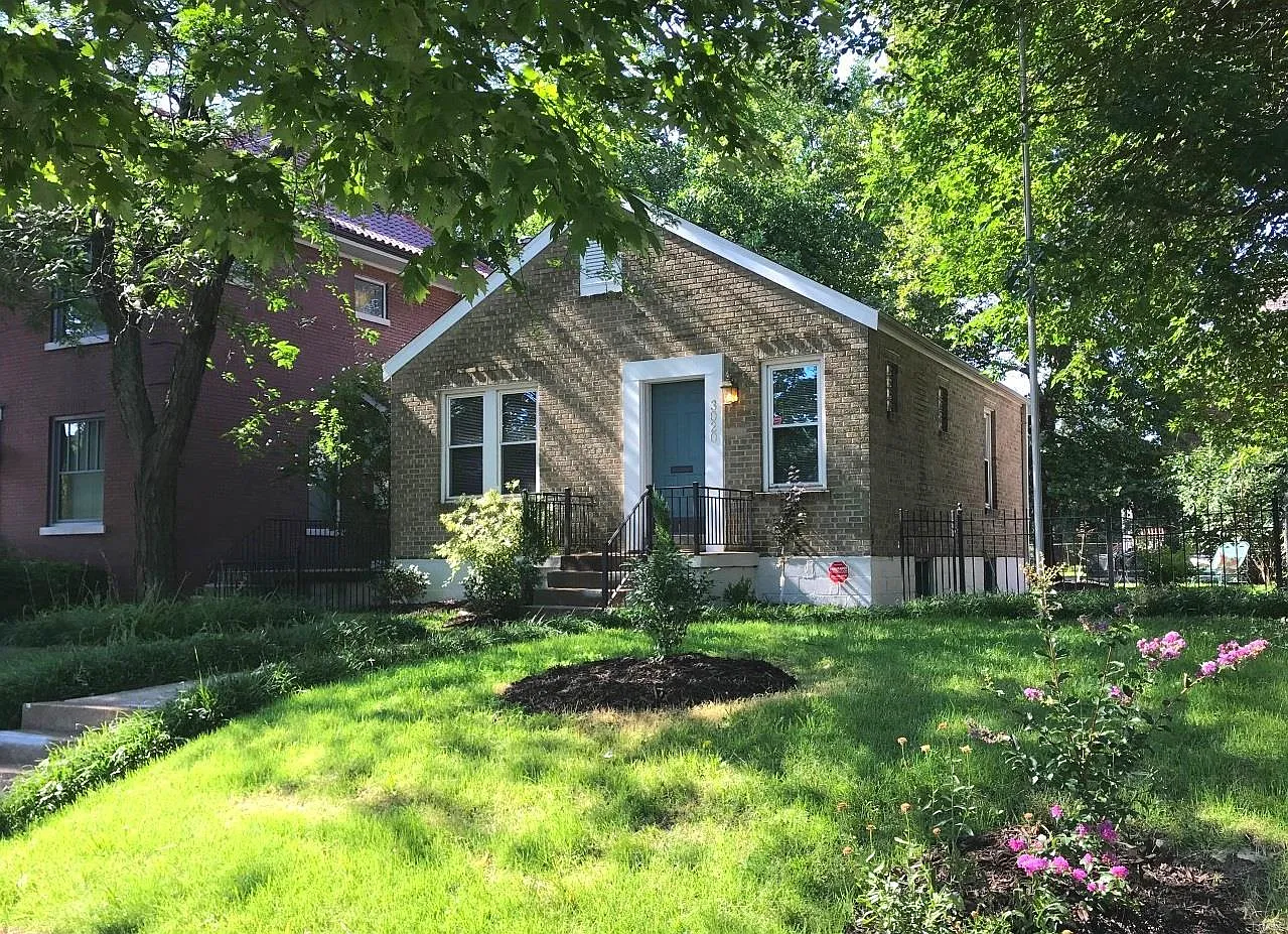 3020 Lafayette Ave photo 1