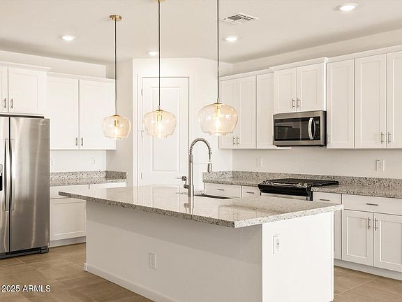 5th image of 22502 W TONOPAH Drive