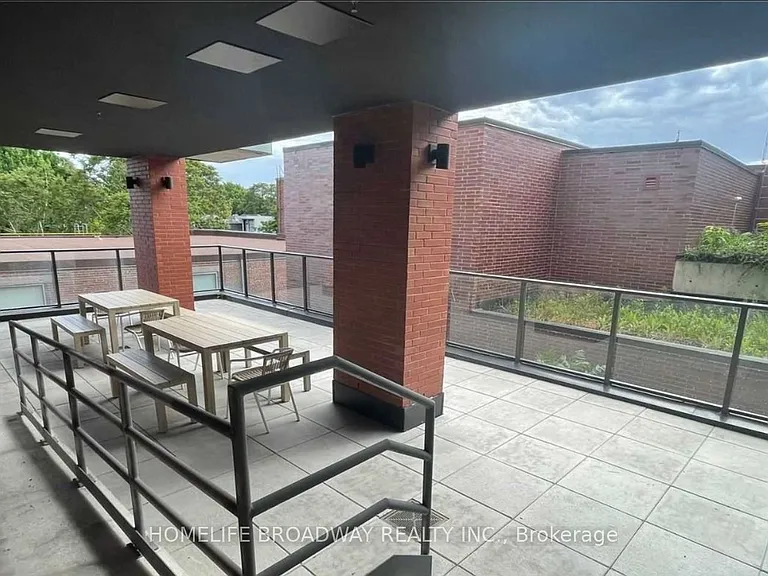 246 Logan Ave #313 — Photo 17
