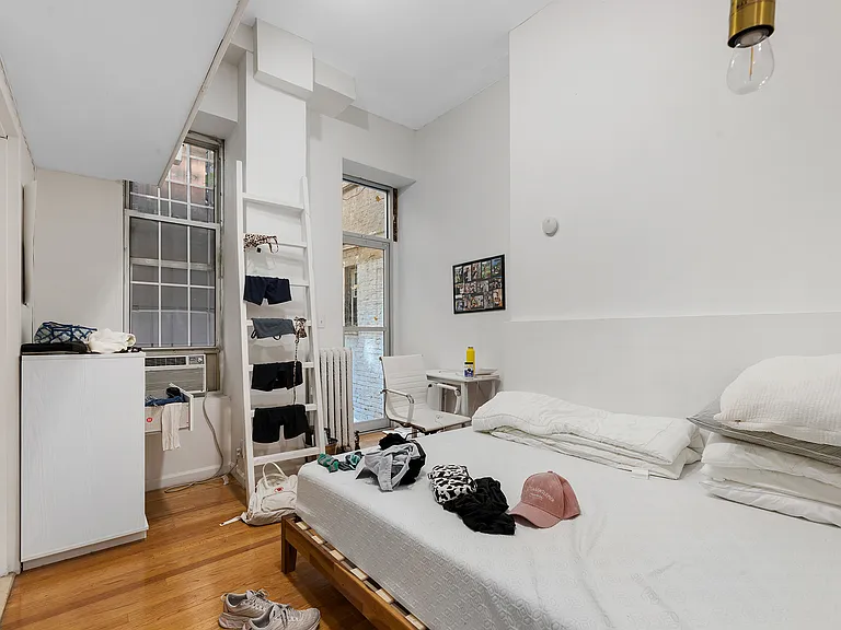 220 Sullivan St #1B — Photo 5