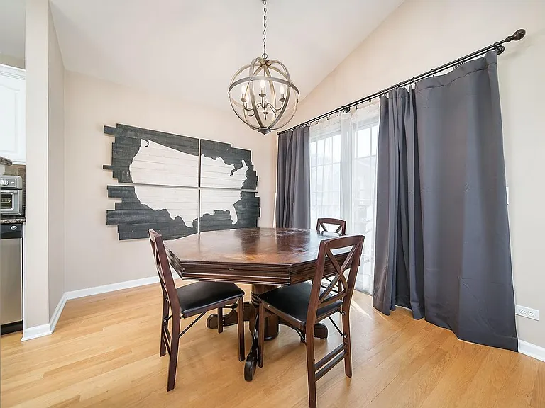 581 Le Parc Cir — Photo 4