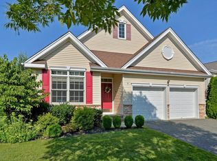 8 Kensington Ct, Holmdel, NJ 07733