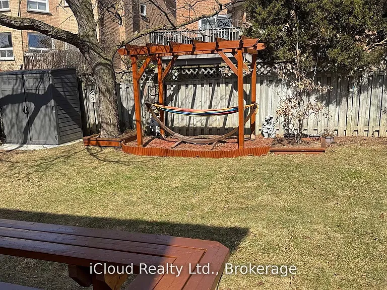 1615 Sir Montys Dr — Photo 38