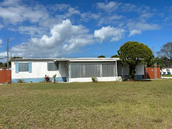 120 Hann St, Oak Hill, FL 32759