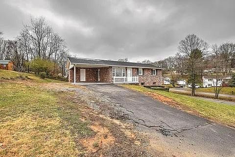 2nd image of 249 Lisa Ln