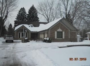 10845 Stark Rd, Livonia, MI 48150