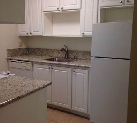 5th image of 2815 H St APT 08