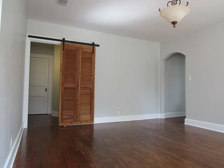 1401 Brown Ave — Photo 14