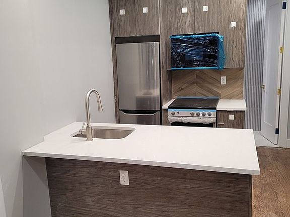 5th image of 104 Linden Blvd #2B