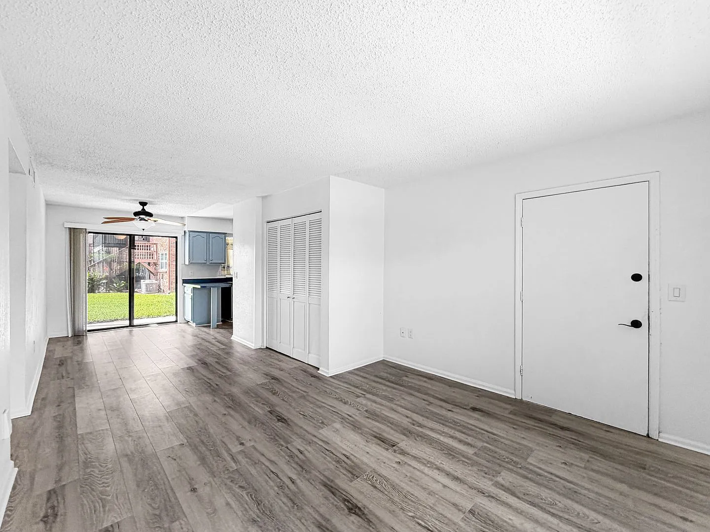 Lake Bentley Shores Condo for Rent | 2 Bed | 2 Bath — Photo 4