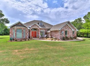 20570 Center St, Harrah, OK 73045