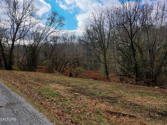 4th image of Cooper Dr